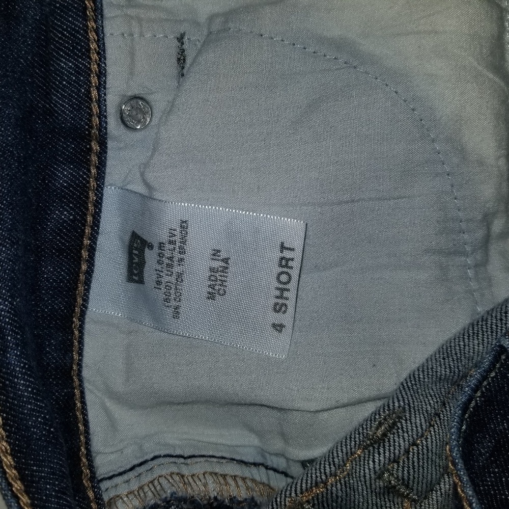 Levi's - Picture 4 of 6